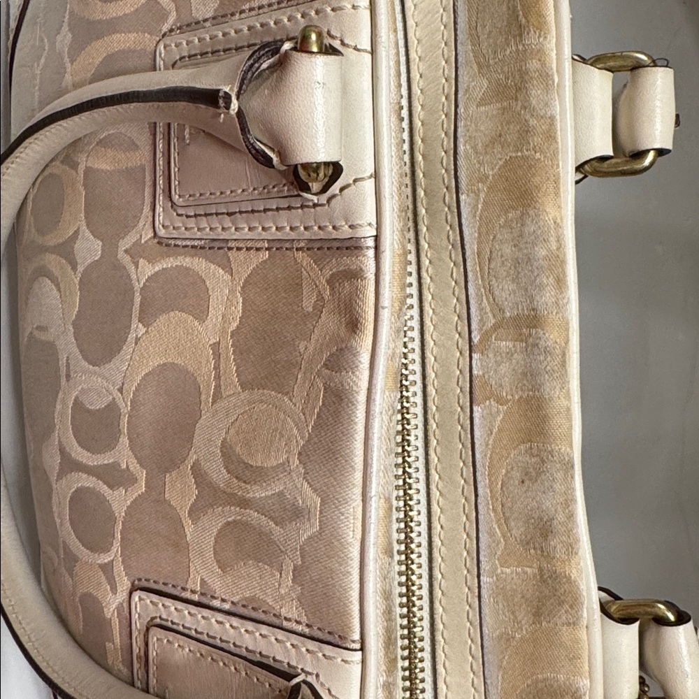 White coach bag - Picture 10 of 15